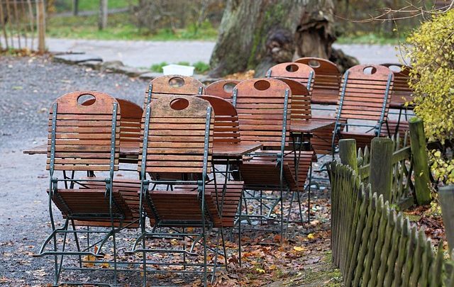 Keine Köche, keine Kellner: Gäste stehen vor verschlossenen Türen